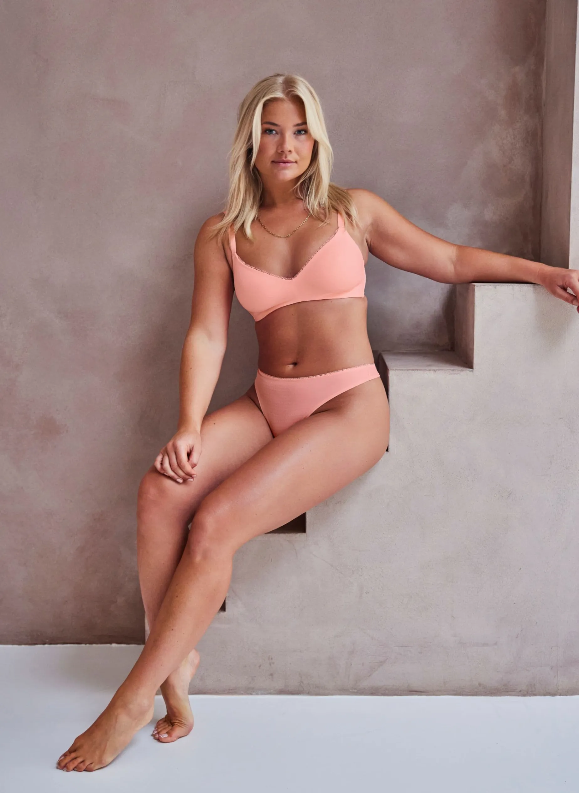 Bibi Forformet BH uden bøjle - Fluor Pink