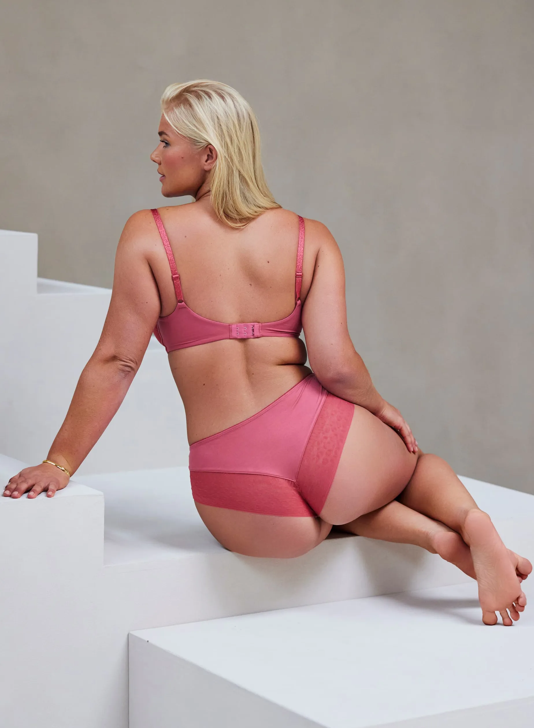 Cheeky - Garnet Rose