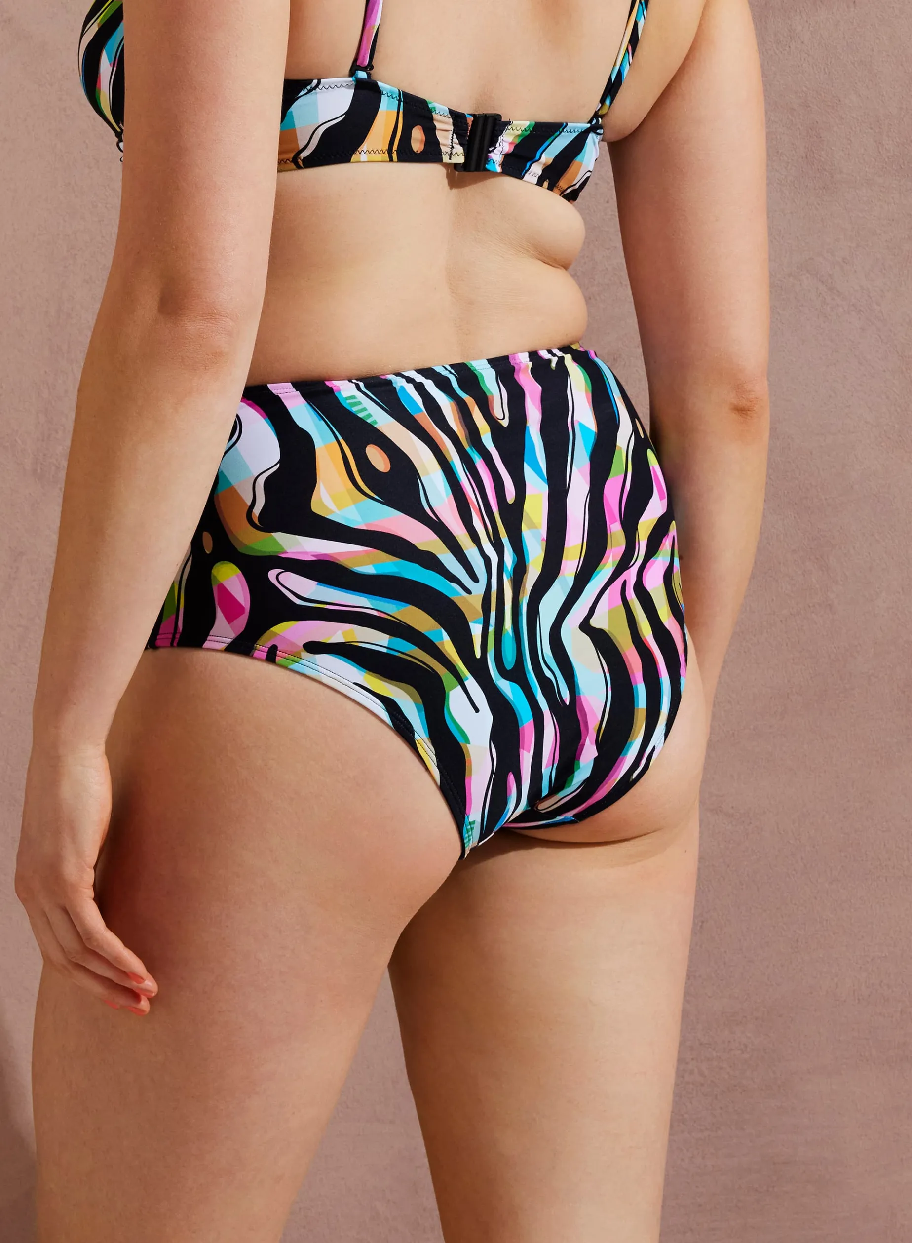 Højtaljet bikinitrusse - Colored zebra