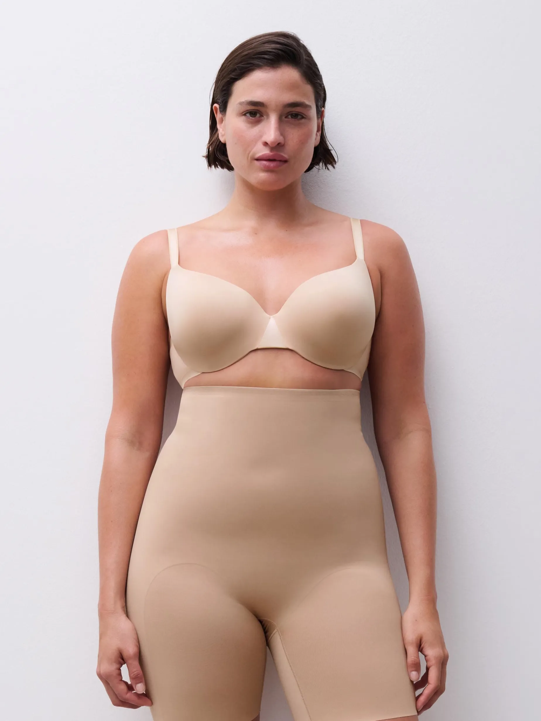 Højtaljet shaping shorts - Nude