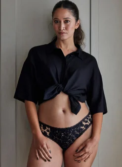 Sasja String - Nude Leo