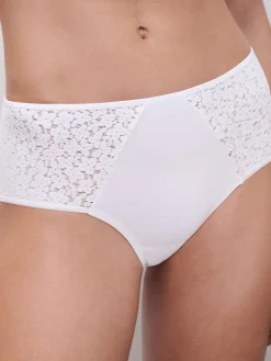 Shorty - White