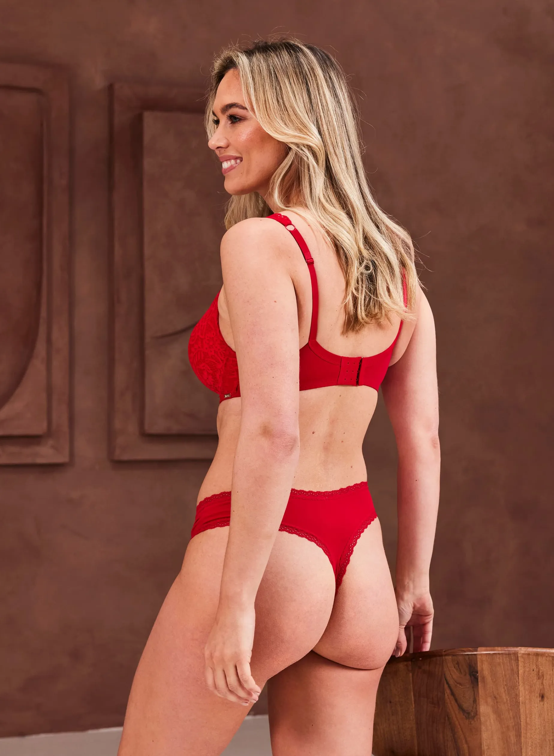 String - Passion Red