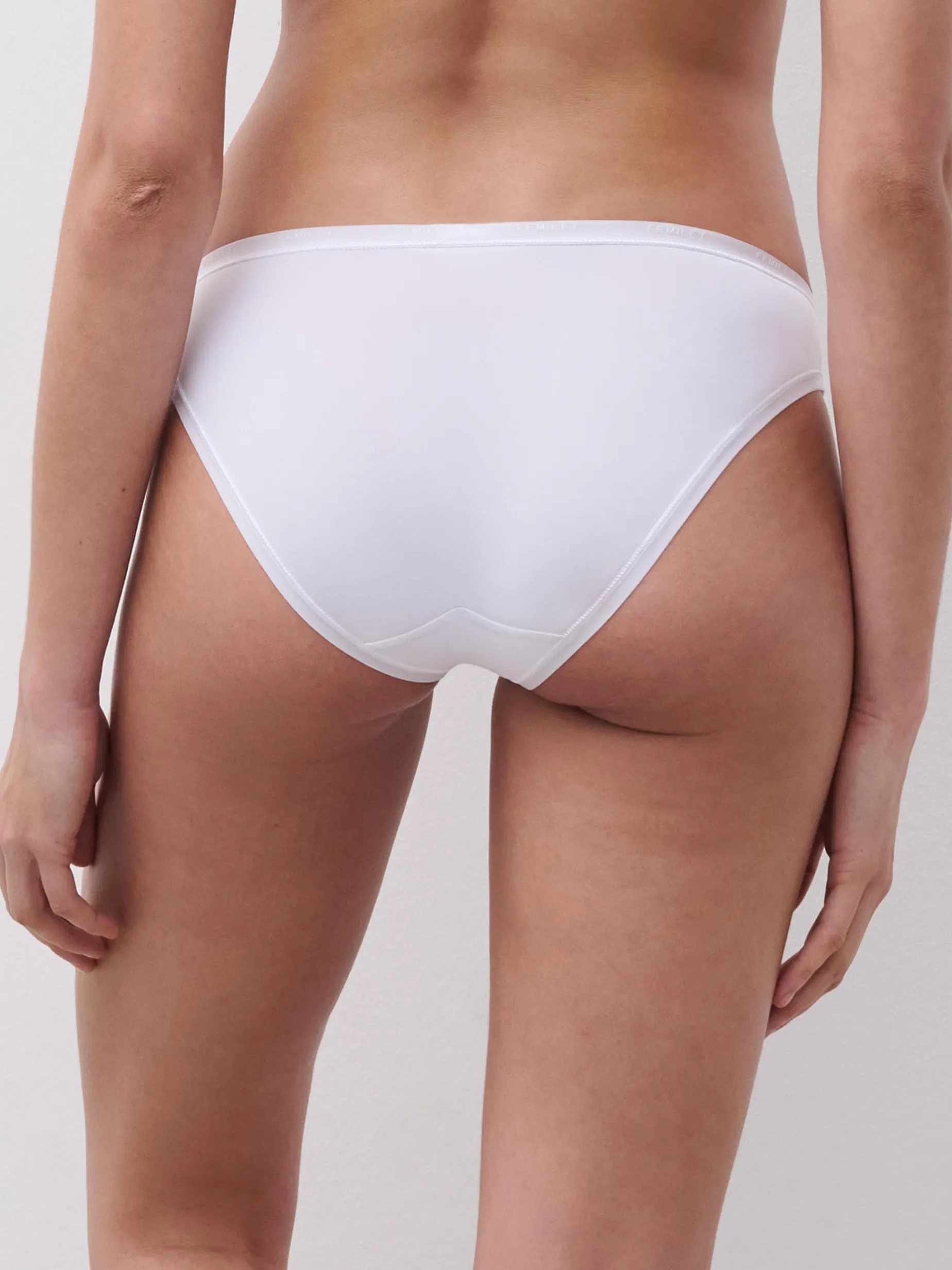Tai trusse - White