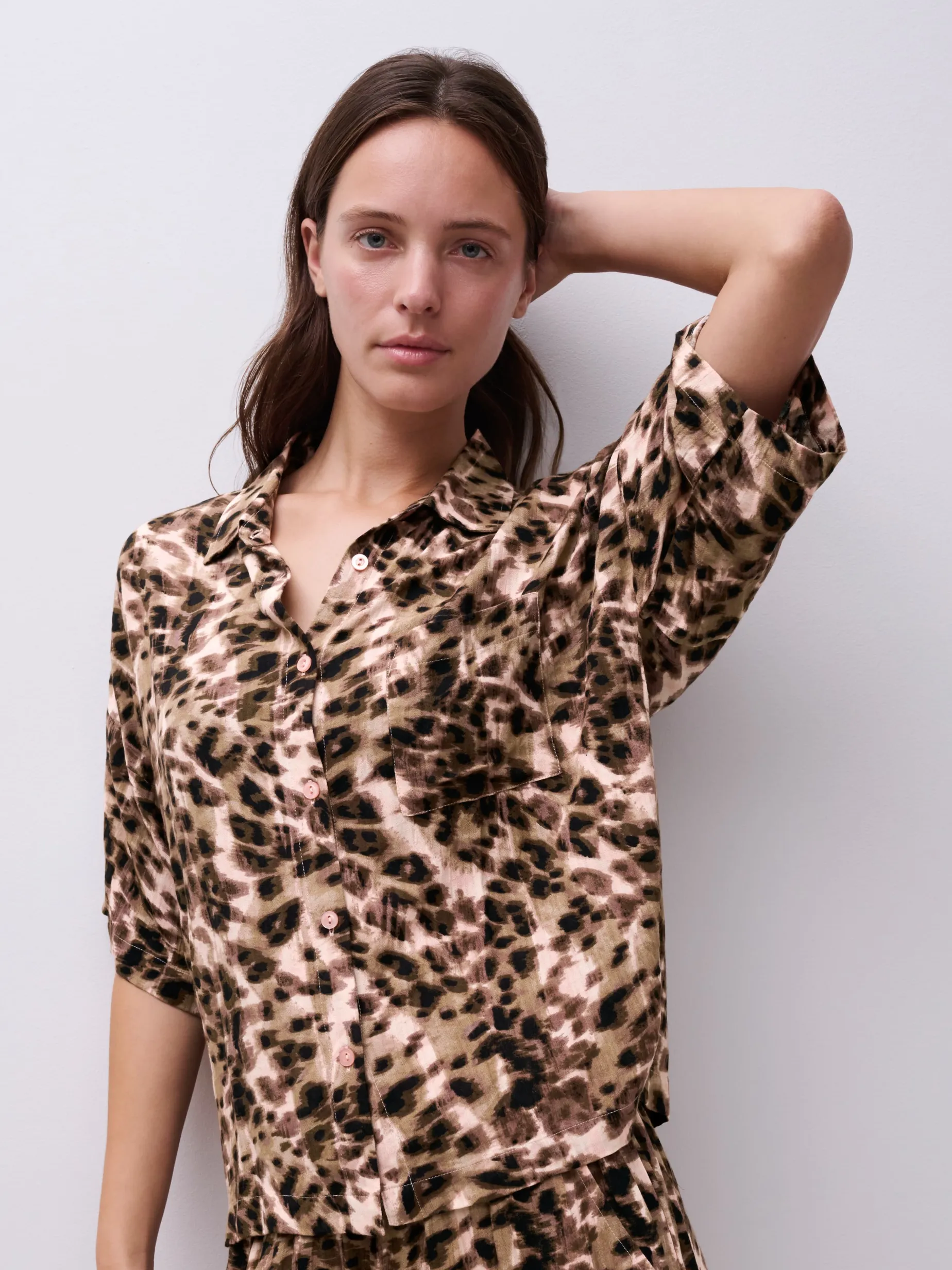 Top - Acorn Leo