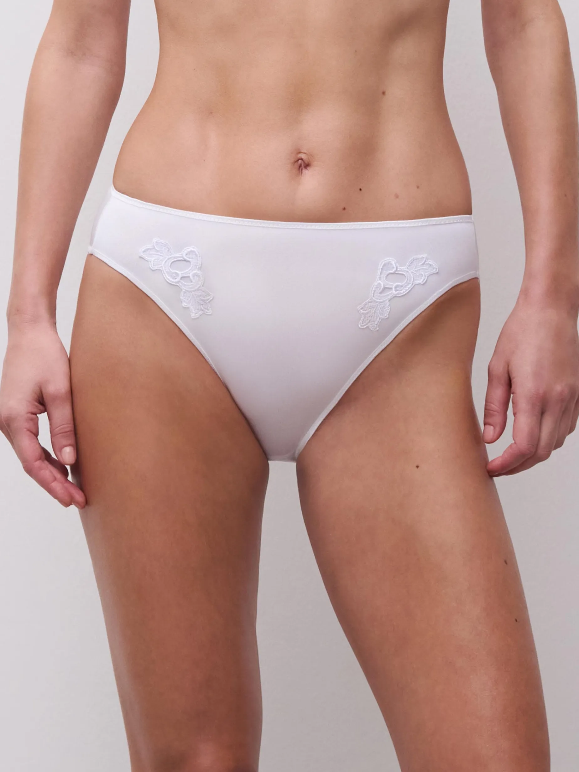 Trusse - White